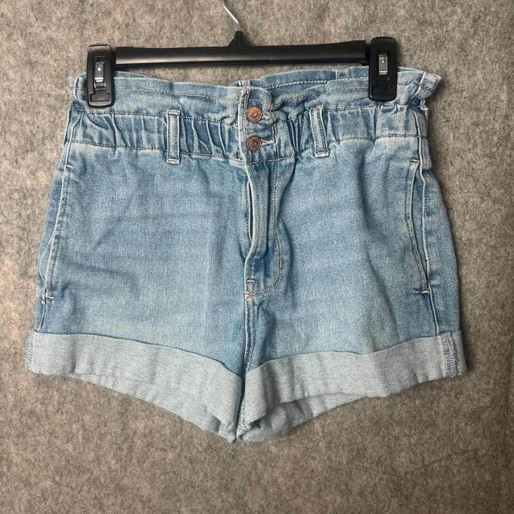 Hollister woman Size 27 High Rise Mom Shorts Paper‎ bag Light Blue Jean Shorts